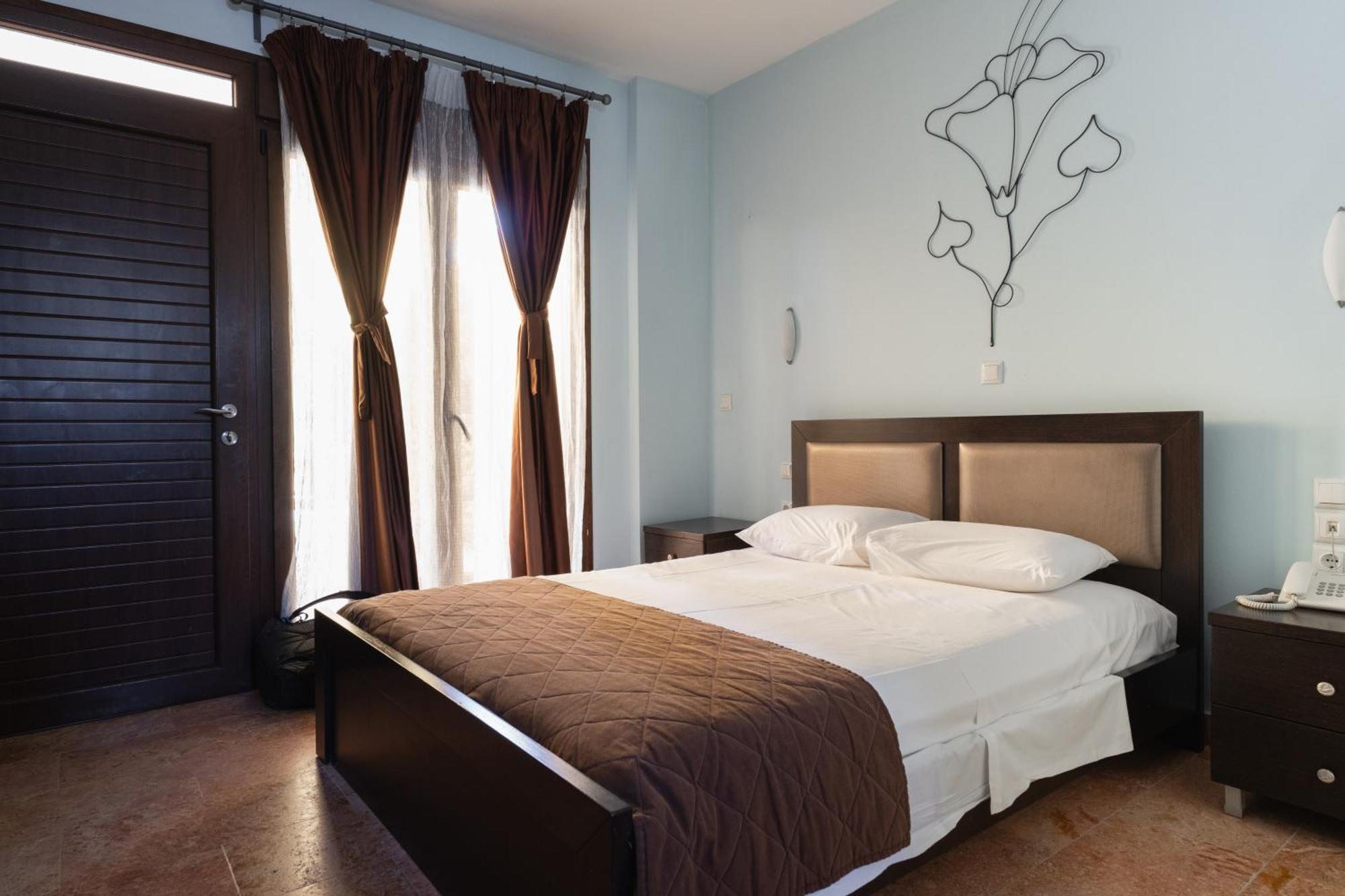Hotel Makednos Nikiti  Buitenkant foto