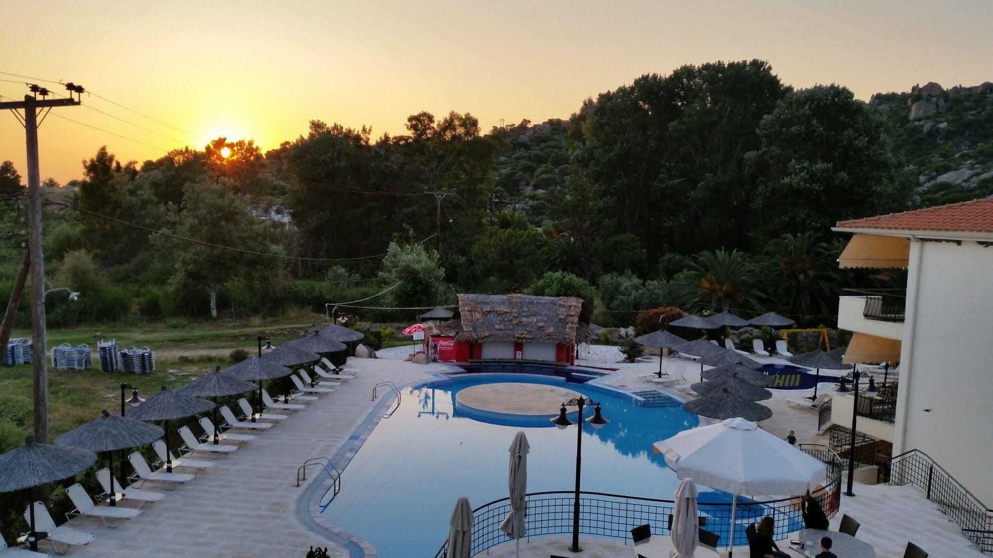 Hotel Makednos Nikiti  Buitenkant foto
